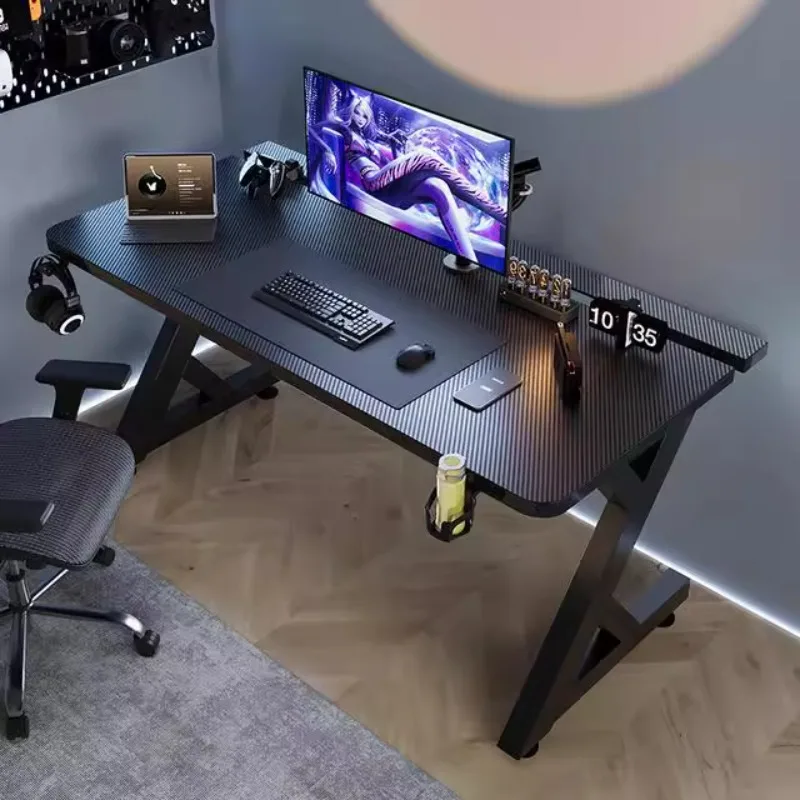 Desk Setup No Computer - Minimalistyczne czarne biurka komputerowe, ekskluzywne wyposażenie,
