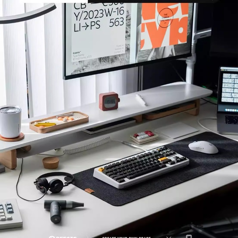 Nowoczesny podnośnik monitora  – Desk Setup With Laptop And Monitor recenzja i cena