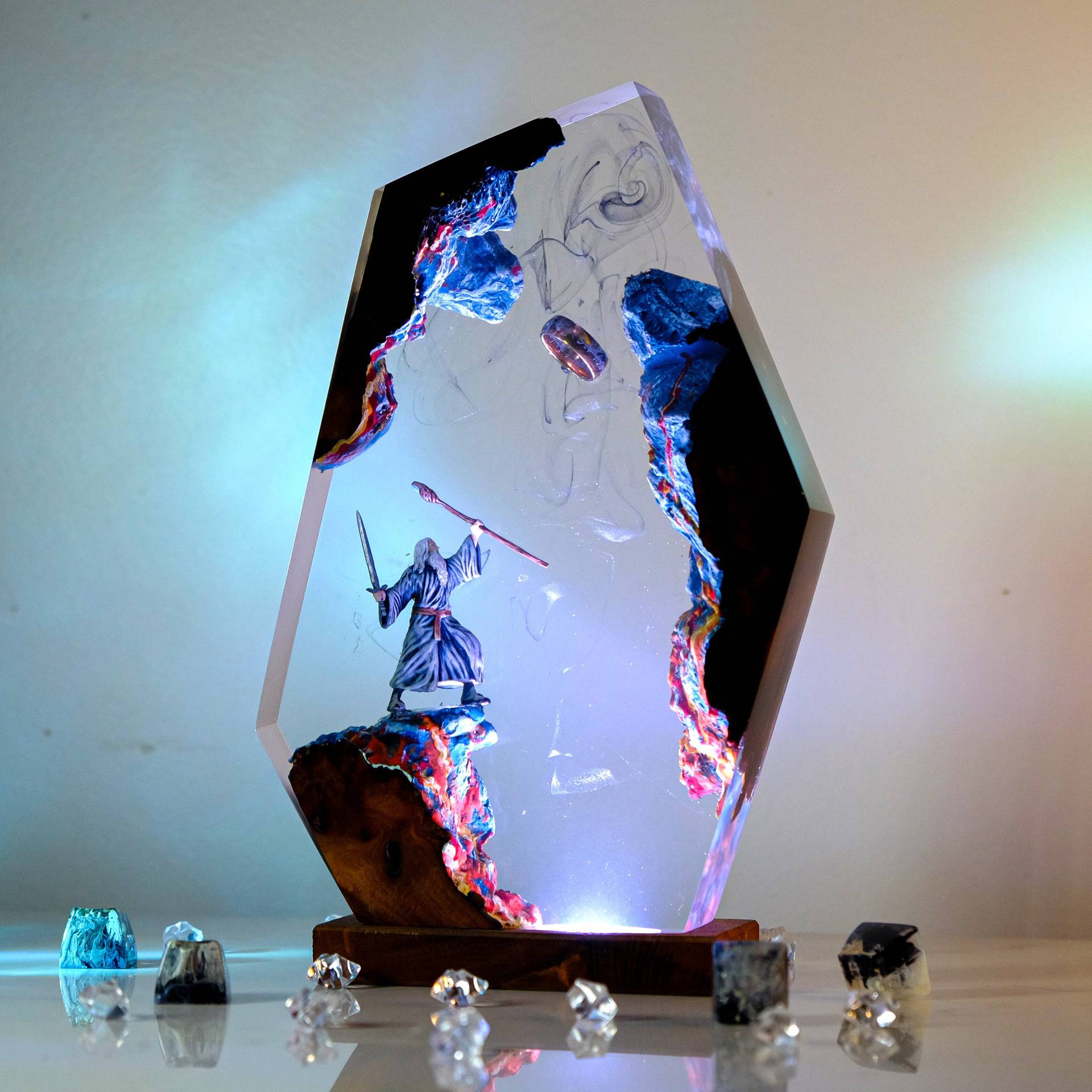 Figurka z sceny filmowej, stol – Desk Setup Decor recenzja i cena