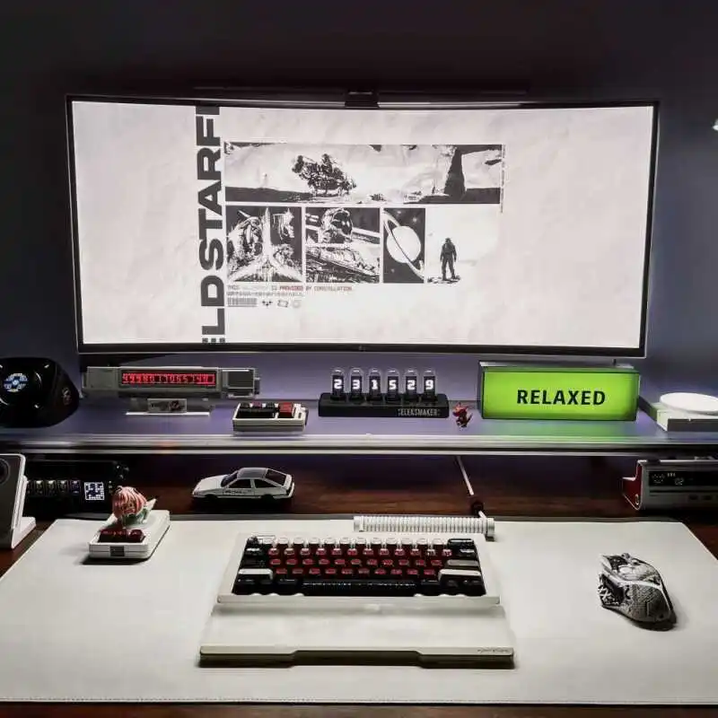Aluminiowy Stojak na Monitor A – Desk Setup With Laptop And Monitor recenzja i cena